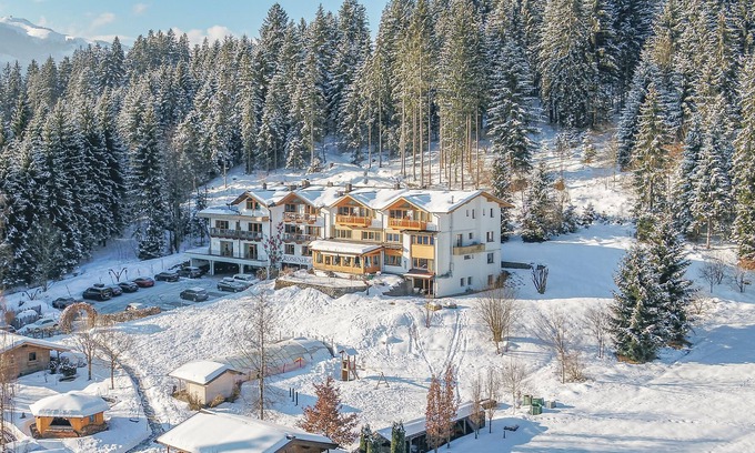 Oberndorf bei Kitzbuhel Apartamento | El paraíso cerca de Kitzbühel - Apartamento "Hahnenkamm" en el jardín del hotel Rosenhof