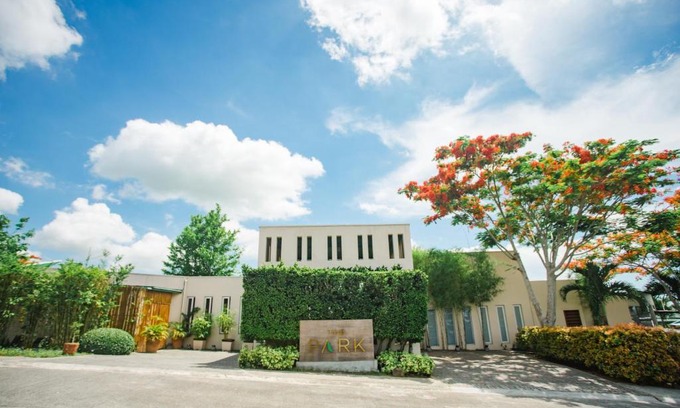Silang Hotel | The Park - Silang