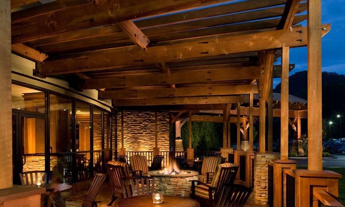 Gatlinburg Hotel | The Park Vista - a DoubleTree by Hilton Hotel - Gatlinburg