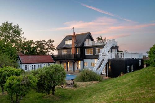 Orford Casa | The Pavilion
