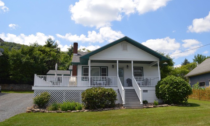 McHenry Casa | The Pea Pod - Deep Creek Lake