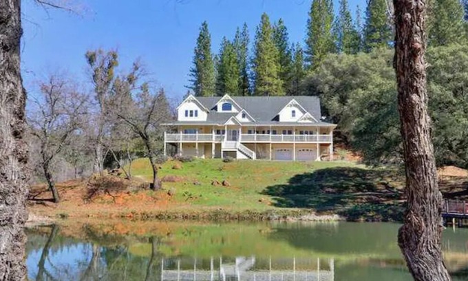 Colfax Casa | The Peaceful Pond Retreat