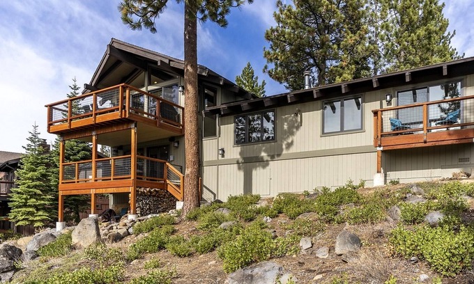 Lake Forest Casa | The Pear House by Tahoe Mountain Properties