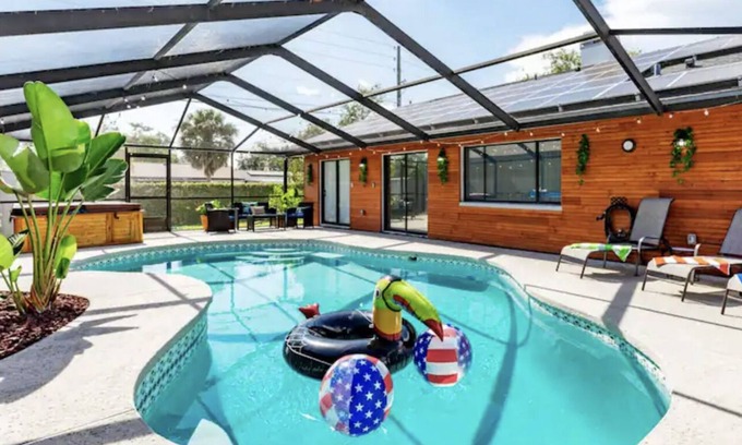 Brandon Casa | The Pelican/ Pool/ Hot tub/ Game room