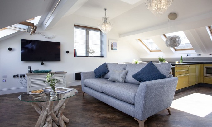 Torcross Apartamento | The Penthouse, 15 At The Beach -An apartment that sleeps 6 guests in 3 bedrooms