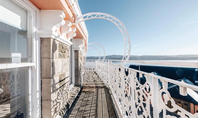 Aberdovey Apartamento | The Penthouse Apartment - Aberdovey- Spectacular Beach Views - Free Parking
