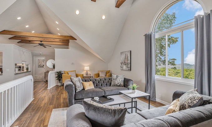 Stevensville Condominio | The Penthouse | Wineries | Michigan Beaches