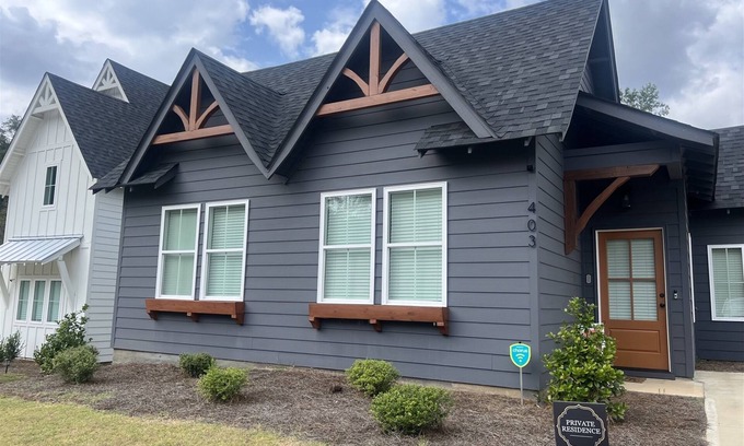 Auburn Casa | The Perch on Piper | 3 Bed, 2 Bath