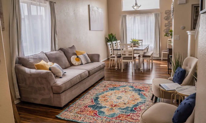 Stetson Hills Casa | The Perfect 5-bedroom Home for The Entire Family