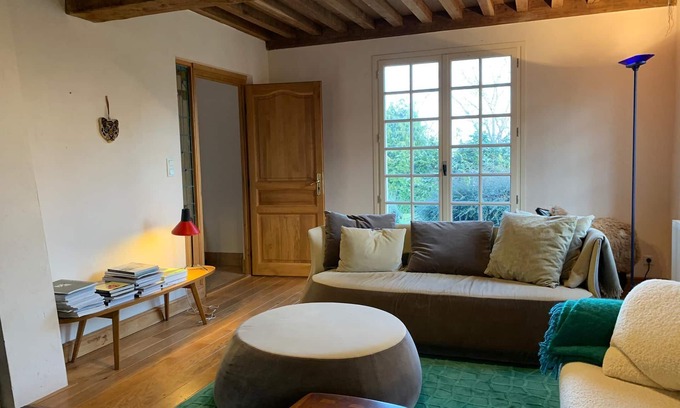 Brazey-en-Morvan Casa | The perfect get away - house set in a meadow with its own lake