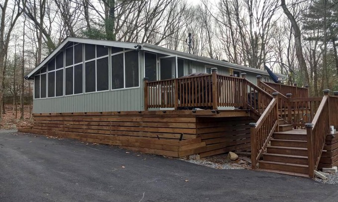 East Stroudsburg Casa | The Perfect Getaway