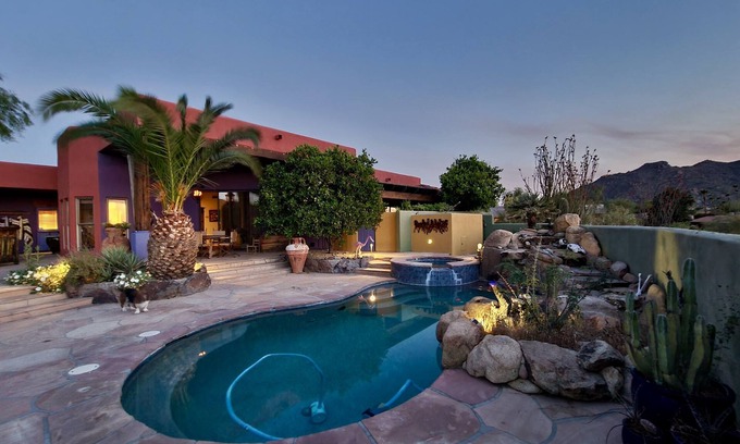 Carefree Casa | CASA PRIVADA PERFECTA con piscina / spa, vistas irreales, rodeado de 20 acres.