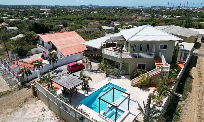 Willemstad Casa | The perfect place for family & friends to enjoy there vacation in Curacao.