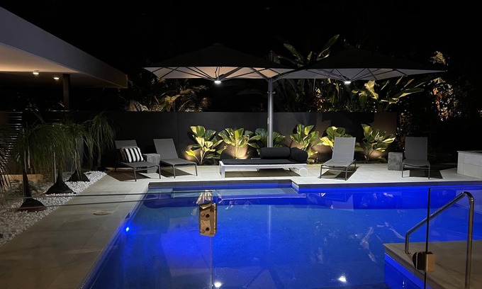 Port Douglas Casa | The Perfect Port Douglas Luxury Getaway only 150 meters to beach.