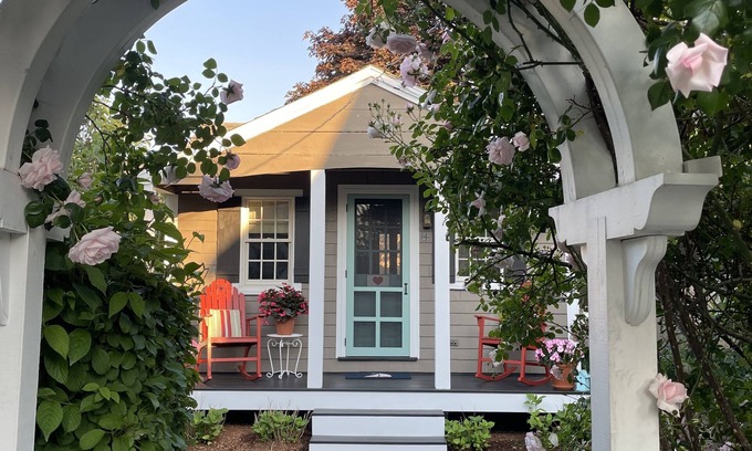 Provincetown Cabaña | The Perfect Private Gem Cottage with Parking