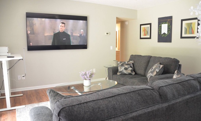 Enterprise Apartamento | The Perfect Spot: 2-Bedroom Apt - Centrally located in fabulous Enterprise!