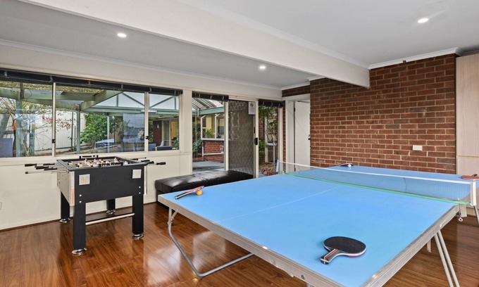 Tullamarine Casa | The Perfect Transit, Large, w/Game Room + Alfresco, 5min/Airport - 15min City