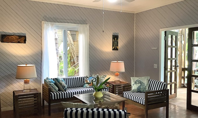 Lawson Rock Apartamento | The perfect tropical island family get away!