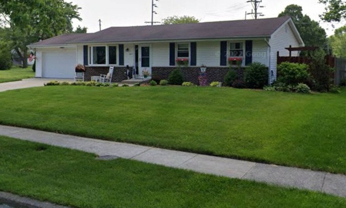 Crown Point Casa | The Pettibone Palace centrally located in Crown Point - minutes from the square