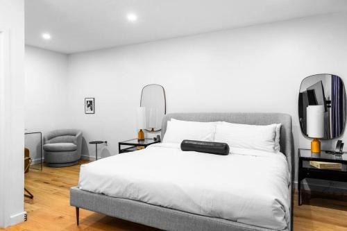 Bangor Apartamento | The Phenix Historic DWTN Hotel, King Bed, Room # 306