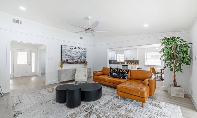 Nassau Bay Casa | The Pierre- Nassau Bay Area SFH minutes from Nasa and Kemah