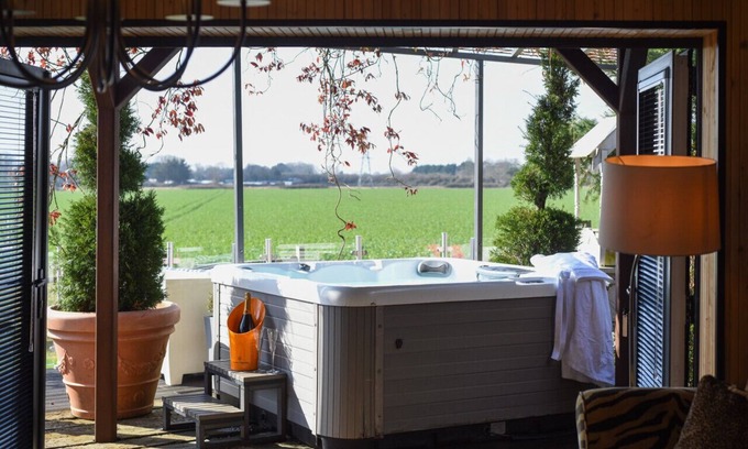 Emsworth Casa | The Pig Sty * WOW Factor Countryside Retreat