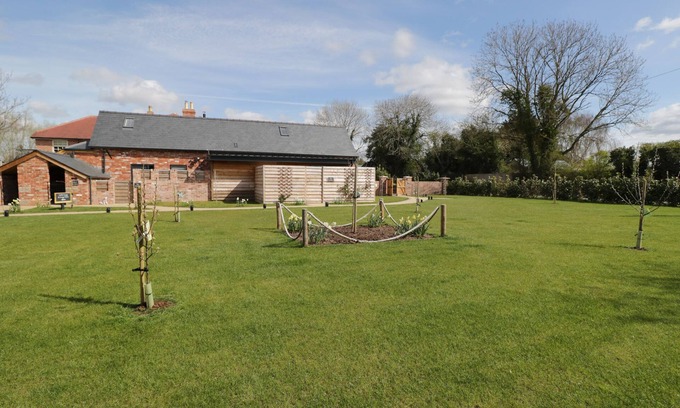Hereford Casa | THE PIGGERY, pet friendly, character holiday cottage in Hereford