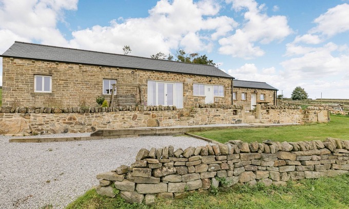 East Morton Casa | THE PIGGERY, pet friendly, character holiday cottage in East Morton
