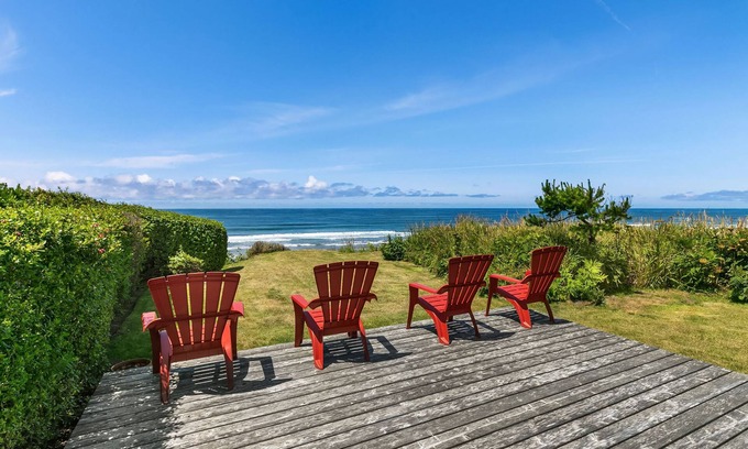 Arch Cape Cabina | The Pilot House by AvantStay | Stunning Home Right On Arch Cape Beach!