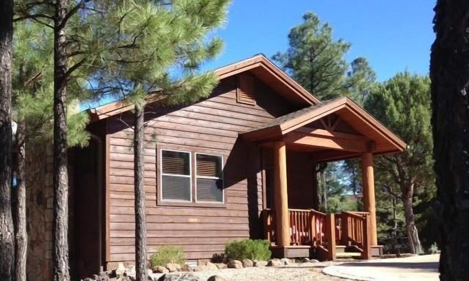 Torreon Casa | The Pine Cone Casita - ¡Relájate y disfruta del país de montaña Ponderosa de Arizona!