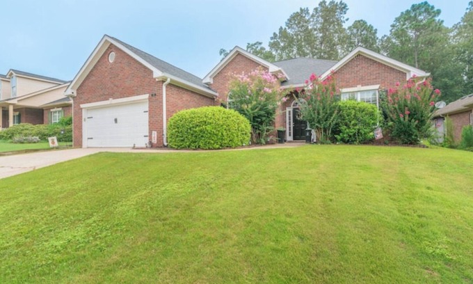 Aiken Casa | The Pineapple Pause - Close to everything Aiken!