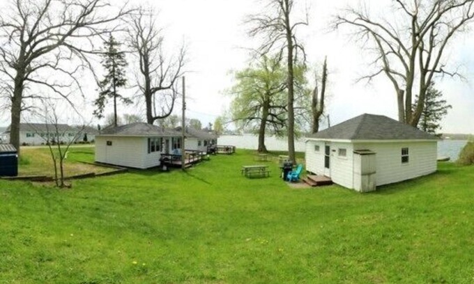 Leeds and the Thousand Islands Complejo | The Pines Housekeeping Cottages - Gananoque - Cabaña 2