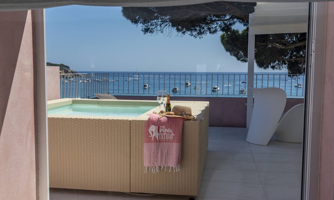 Sant Feliu de Guixols Hotel | The Pink Elephant Hotel