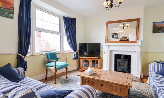 Felixstowe Cabaña | THE PINK HOUSE, family friendly in Felixstowe, Suffolk
