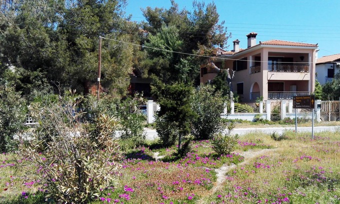 Toroni Apartamento | The Pink Oleander House en la playa con una vista espectacular - 6 personas