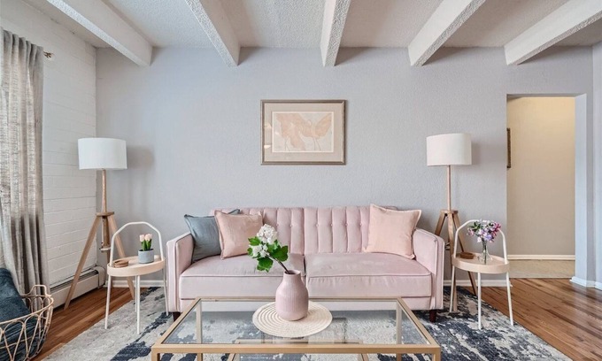 Speer Apartamento | The Pink Pearl, 1BD, 30 Day, Pool, Wash Park West