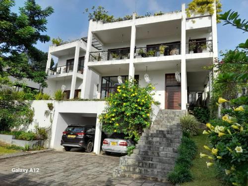 Matale Casa | The Pinnacle Life