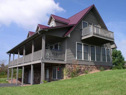 Laurel Springs Casa | The Place on the Blue Ridge Parkway