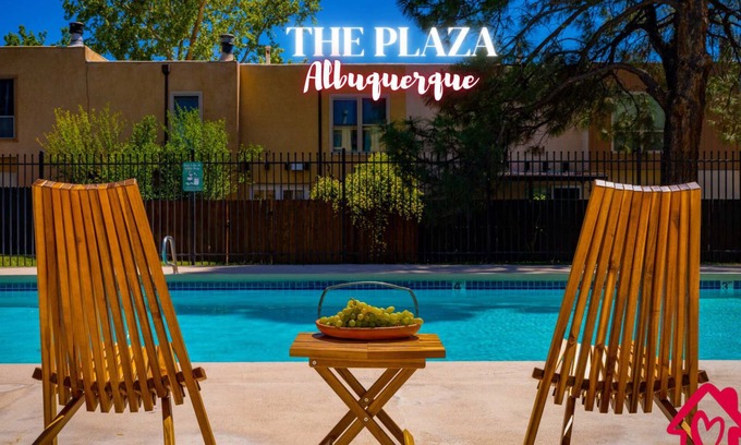 Northeast Heights Casa | El paraíso de los amantes de la tecnología con piscina, televisores grandes y Amazon Alexa