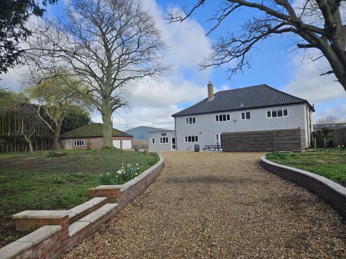 Foxley Casa | The Plough Inn Farmhouse - Private Holiday House
