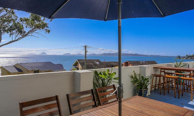 Soldiers Point Apartamento | The Point 10, 5-7 Mitchell St - stunning water views