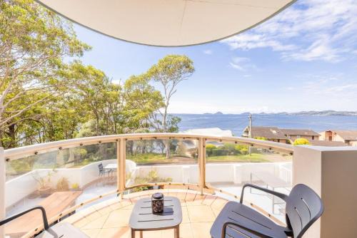 Soldiers Point Apartamento | The Point 13, 5-7 Mitchell St - stunning water views, complex pool and WiFi