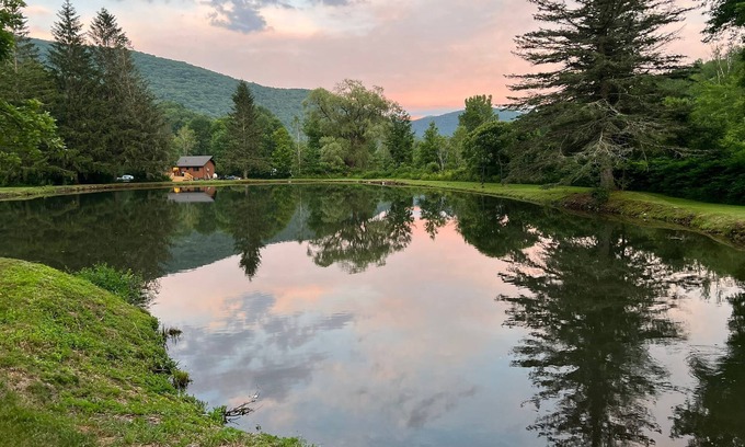 Pine Hill Casa | The Pond House ~ 5 Min to Belleayre ~ Outdoor Fun