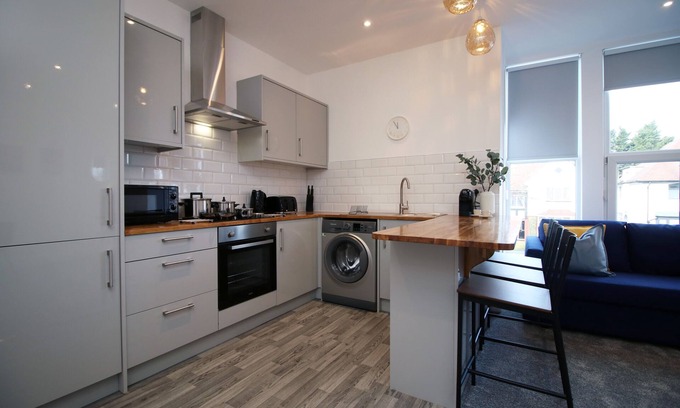 Caerau Apartamento | ◑2 Bedroom◑Sleeps8◑Close to the city◑Parking◑WiFi◑
