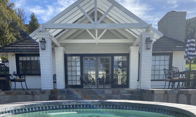 Moorpark Casa | The Pool House at Olive Hill Ranch - w/ pool and hot tub