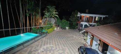 Madikeri Cama Y Desayuno | The Pool Villa Coorg