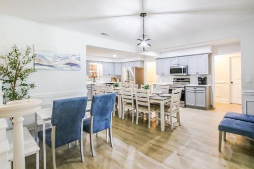 Pooler Apartamento | The Pooler Playhouse Game Room and 6 Bedrooms