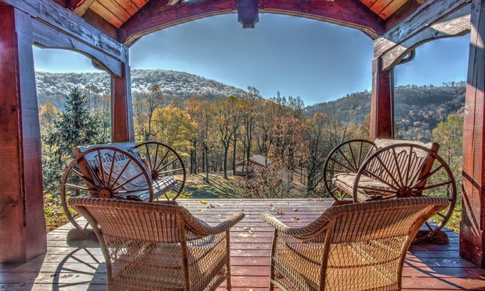 Gerton Cabina | The Poplars at Bearwallow Mountain | Two Combined Lodges| Pavilion for Weddings and Events