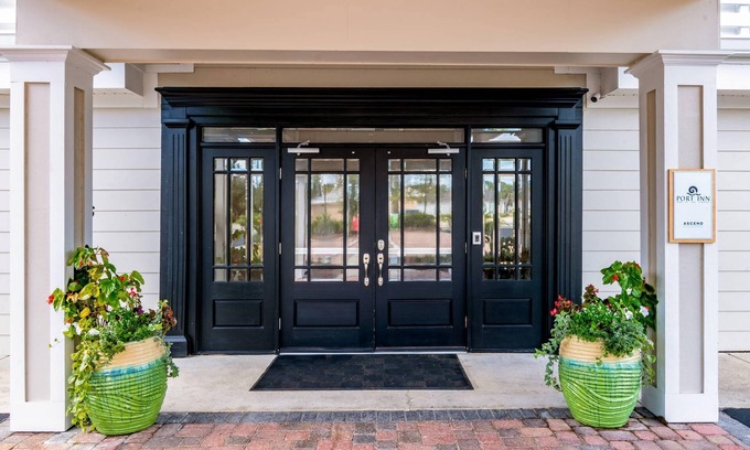 Port St. Joe Hotel | The Port Inn and Cottages, Ascend Hotel Collection