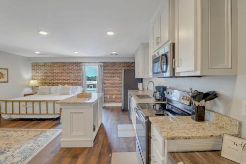 Statesboro Apartamento | The Post Suite - above Bull & Barrel Close to GSU